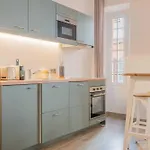 Apartment In The Heart Of *